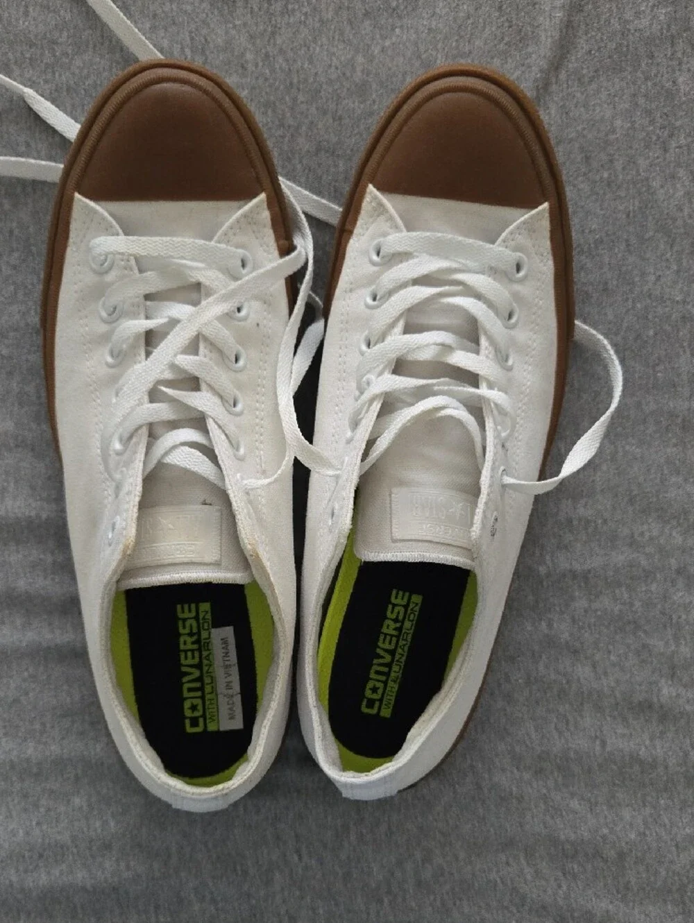 Converse white canvas
